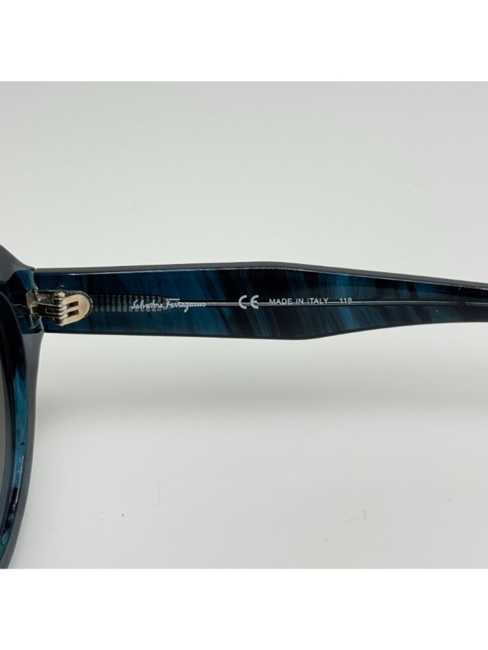 Salvatore Ferragamo Sunglasses SF906SA 409 Italy 54-18-140 - Picture 5 of 9